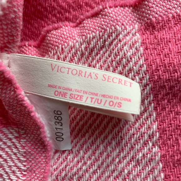 Victoria Secret blanket 🥰 throw - Picture 8 of 9